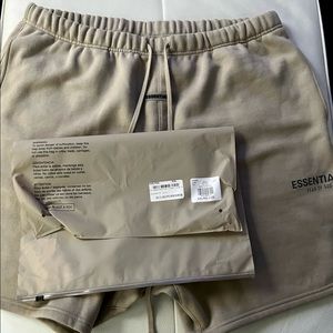 Fear of God Essentials x SSENSE  Sweat shorts Olive - Size XXL - EUC